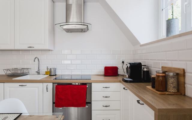 oompH Warsaw Old Town Premium