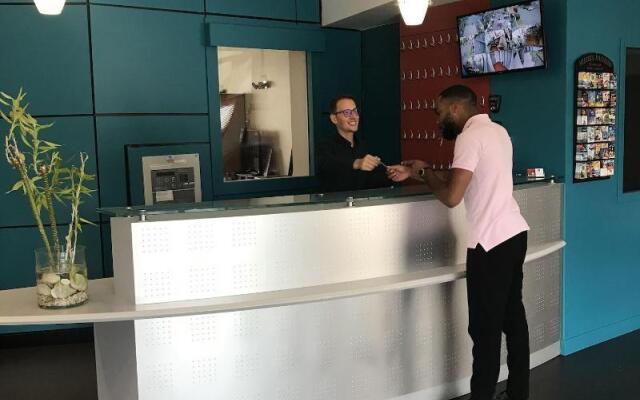 Hôtel les Genêts Bayonne