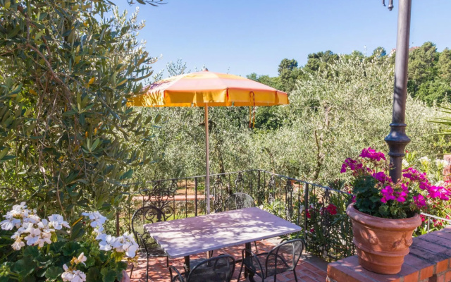 Farmhouse in Montecatini With Sauna & Pool
