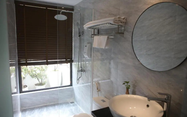 Vyhouse Hanoi Hotel