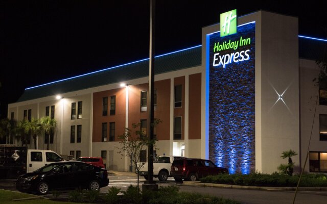Holiday Inn Express Moss Point, an IHG Hotel