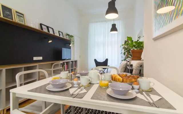 Stylish Modern Apartment in Malastrana