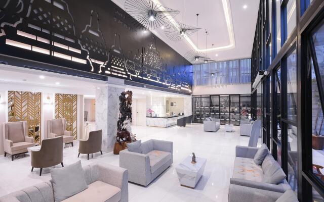 Grand Senyum Hotel