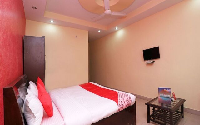 OYO 14708 Hotel Ashiyana