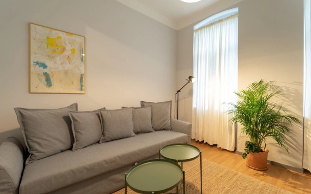 Modern And Lovely Apartment Close To The Center