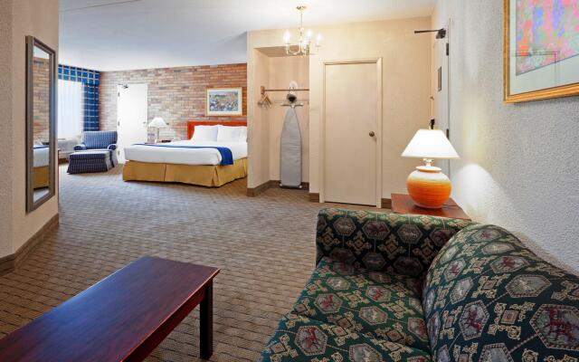 Holiday Inn Express Toronto East - Scarborough by IHG