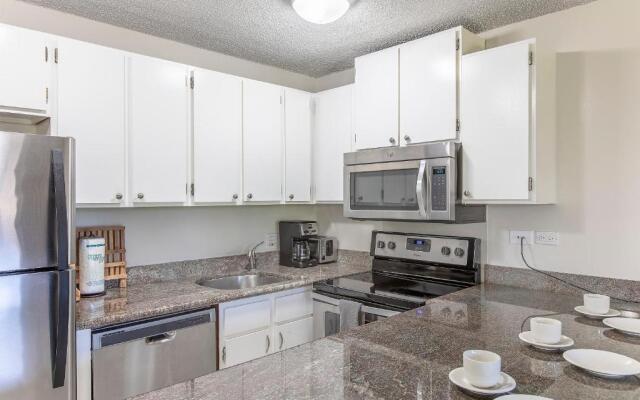 2140 Kuhio Ave #607