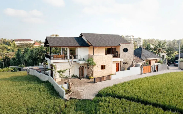 Kari Senja Luxury Villa