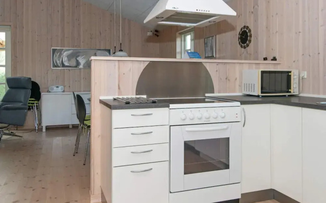 Relaxing Holiday Home in Hejls near Coast