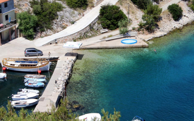 Apartment DaRi - 70m from Sea: A4 Sali, Island Dugi otok