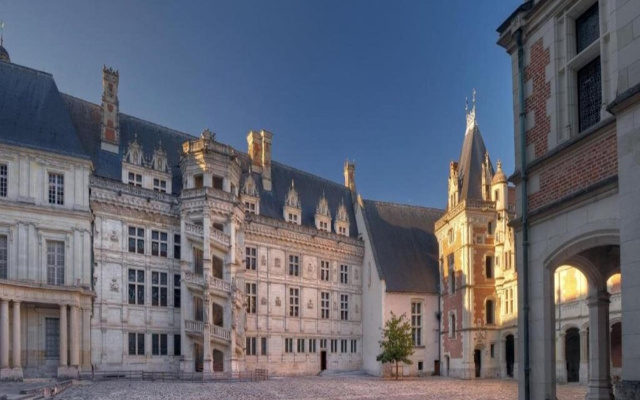 Hotel De France Et De Guise