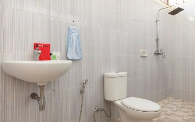 RedDoorz Plus near Mall Roxy Banyuwangi