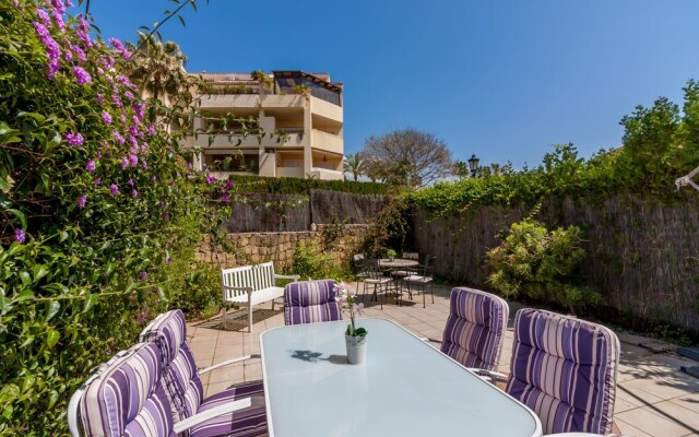 Blumarine Las Arenas de Marbella Canovas