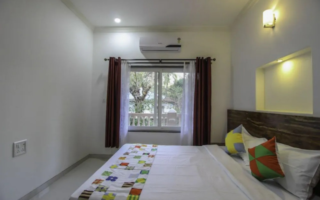 OYO 10972 Home Poolside 2BHK Siolim