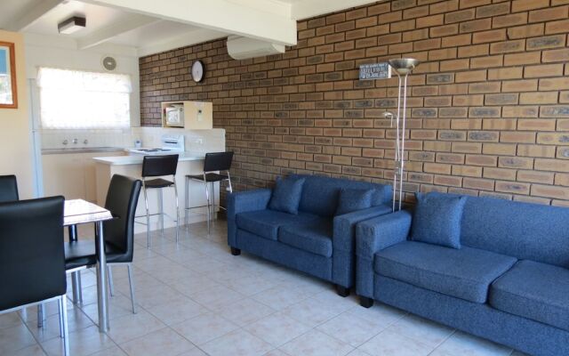 Chapman Court Holiday Units