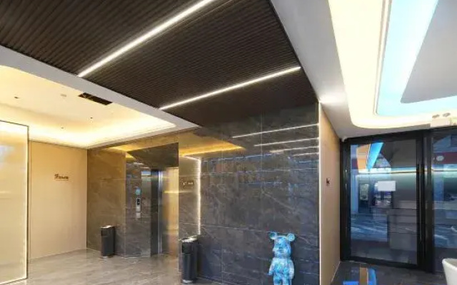 Ningbo Fenghua No. 1 E-Sports Hotel