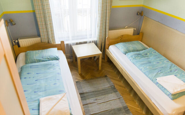 7x24 Central Hostel