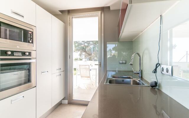 Delightful Villa in Canyelles wth Swimming Pool