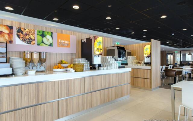 Holiday Inn Express Rotterdam - Central Station by IHG