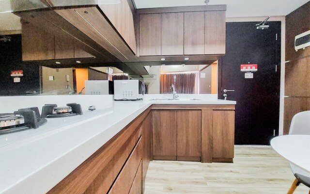 Homey And Modern 2Br At Casa De Parco Apartment