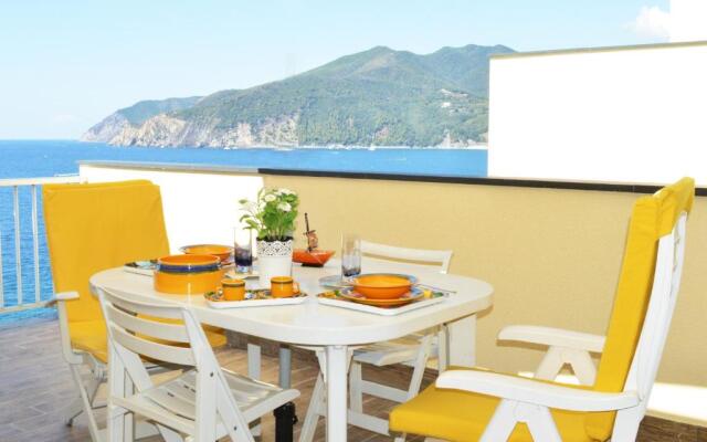 House Scirocco by Holiday World