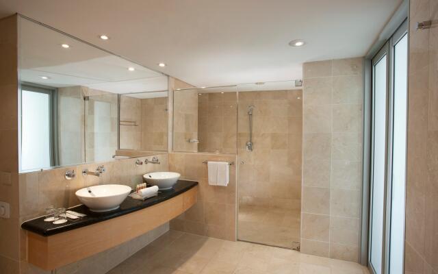 Holiday Inn Sydney Potts Point by IHG