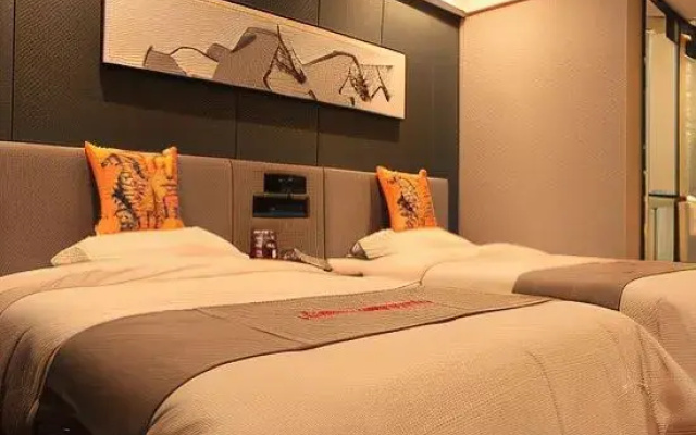 Junyi Select Hotel (Yinan Zhisheng Tangquan store)