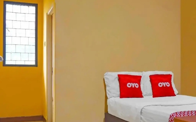 OYO 92285 Penginapan 21 Near Pasar Baru