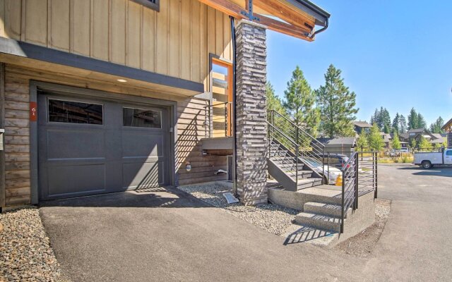 Charming Cle Elum Townhome w/ Balcony & Views