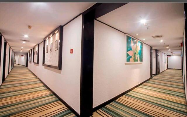 Hotel Prithvi Palace - Near Delhi Airport
