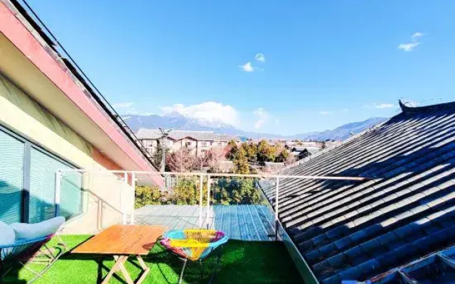 FengZhiFengSu Snow Mountain Scenic Hotel