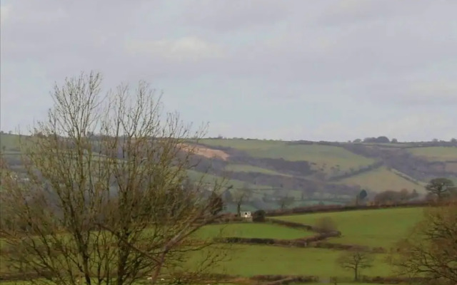 The Shearer's Hut, Sleeps 2, Wood Burner, Fire Pit