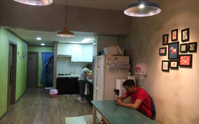 Popcorn Hostel Nampodong