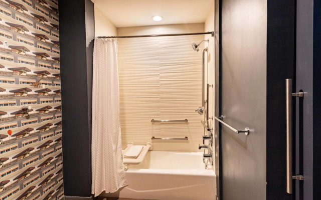 Aloft Savannah Downtown Historic District