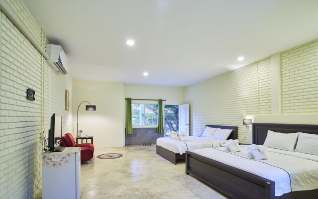Manyi Boutique House