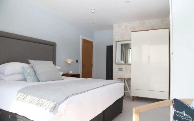 Luxury Pebble House 180 Degrees Sea View