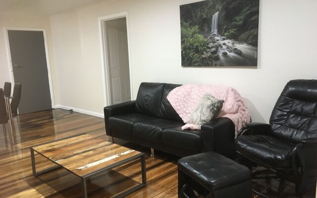 3ree Spacious & charming Apartment