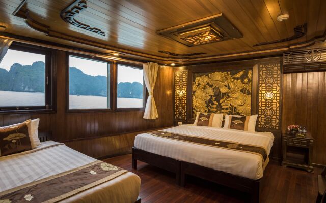 Renea Cruises Halong