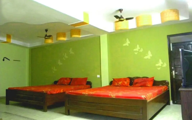 Prateek Residency by Goroomgo