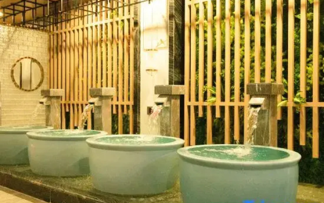Yan'an Zhiping Hotel