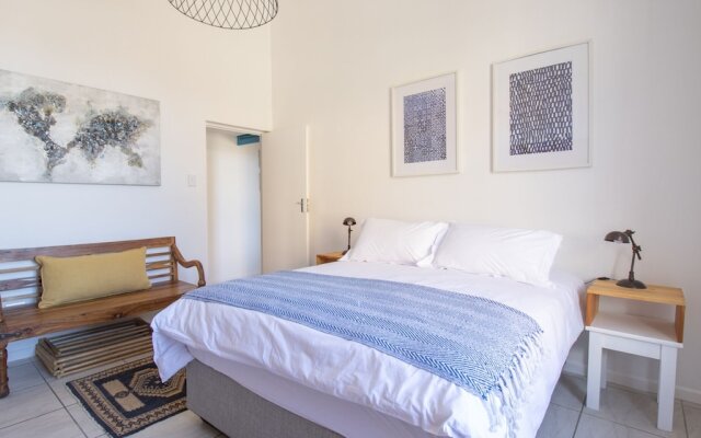 Searle's Manor - Apt 13