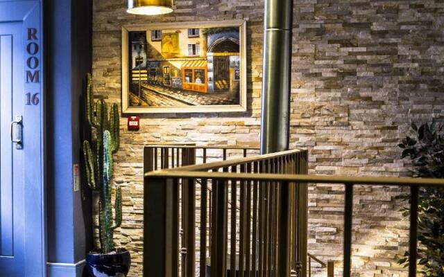 The Cow Hollow Hotel