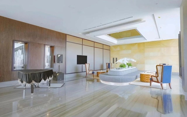 Whiz Luxe Hotel Spazio Surabaya