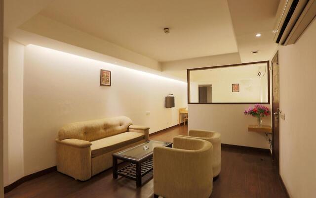 Hotel Arch Plaza - Near Delhi Airport