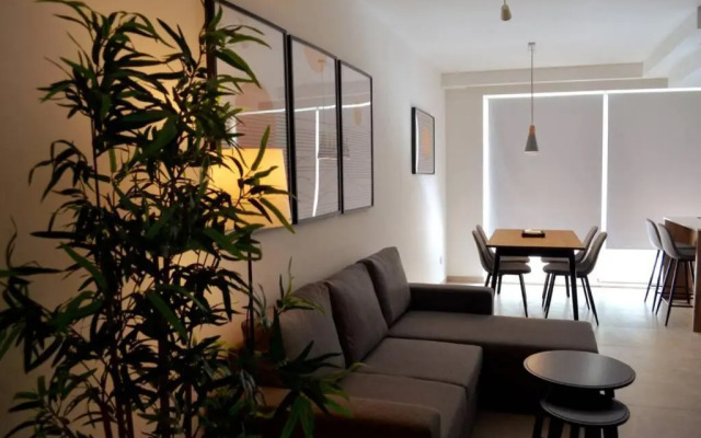 Sliema, Stylish 2 Bedroom Apartment with Parking