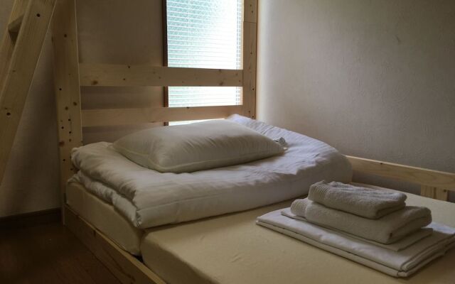 T's Guest House - Hostel