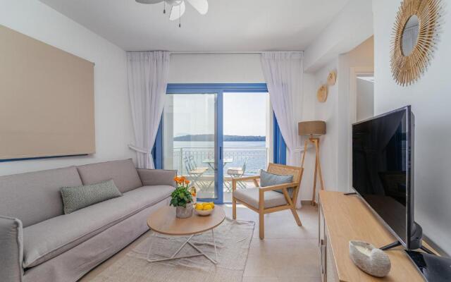 Lefkada Blue Luxury Apartments, Perigiali A5 Entrance Level
