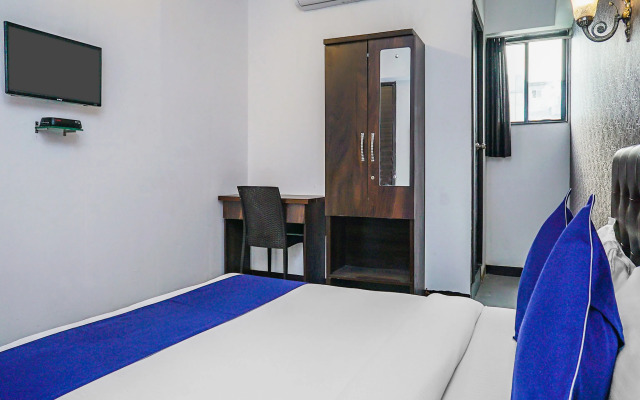 OYO Flagship 24491 Kharadi