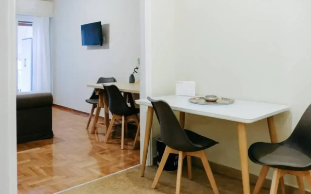 Newly Renovated Athenian Apt