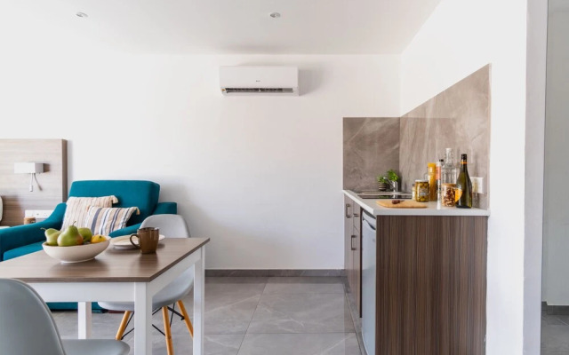 Rio Gardens - Generous Studio w Shared Pool